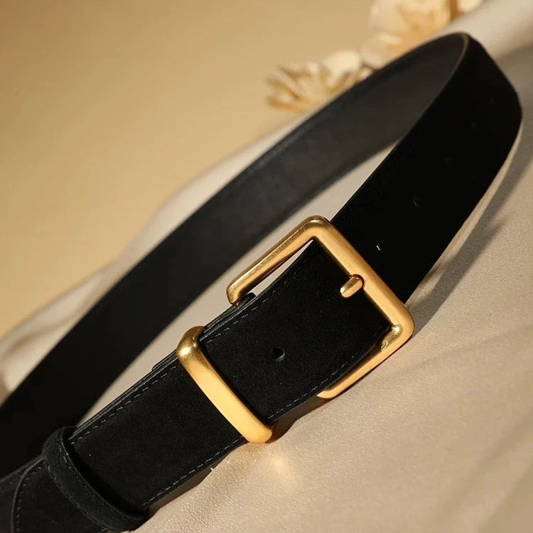 Zamszowy pasek ze złotą klamerką