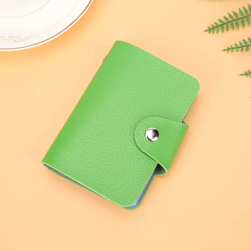 Minimalistyczne etui na 24 karty