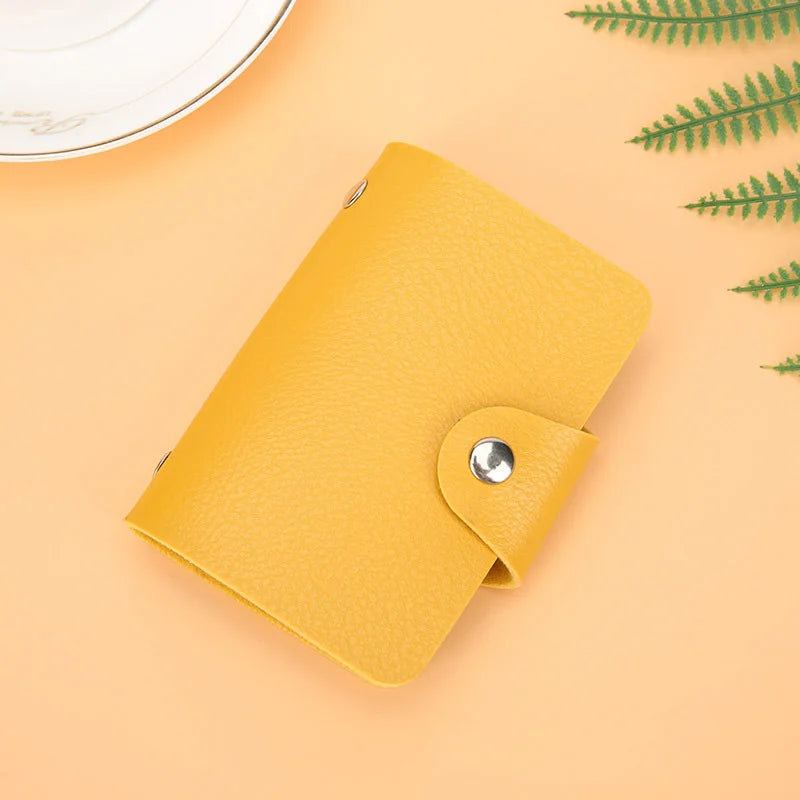 Minimalistyczne etui na 24 karty