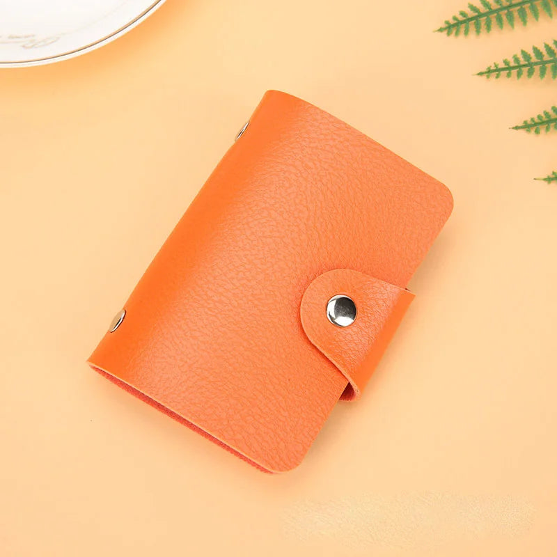 Minimalistyczne etui na 24 karty