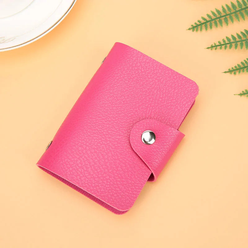 Minimalistyczne etui na 24 karty