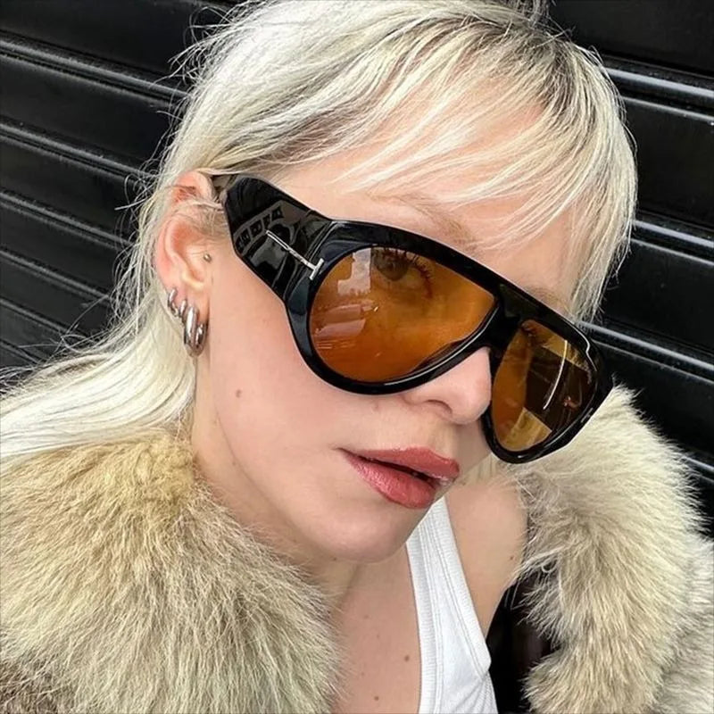 Masywne okulary przeciwsłoneczne vintage