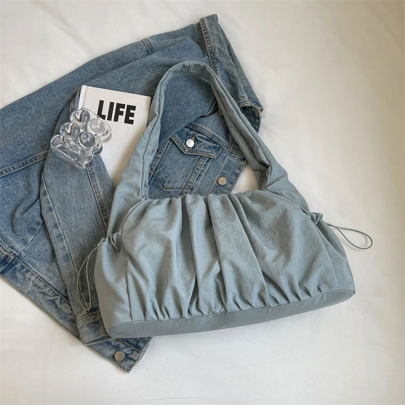 Nylonowa torebka na ramię z marszczeniem