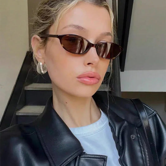 Owalne okulary  przeciwsłoneczne vintage