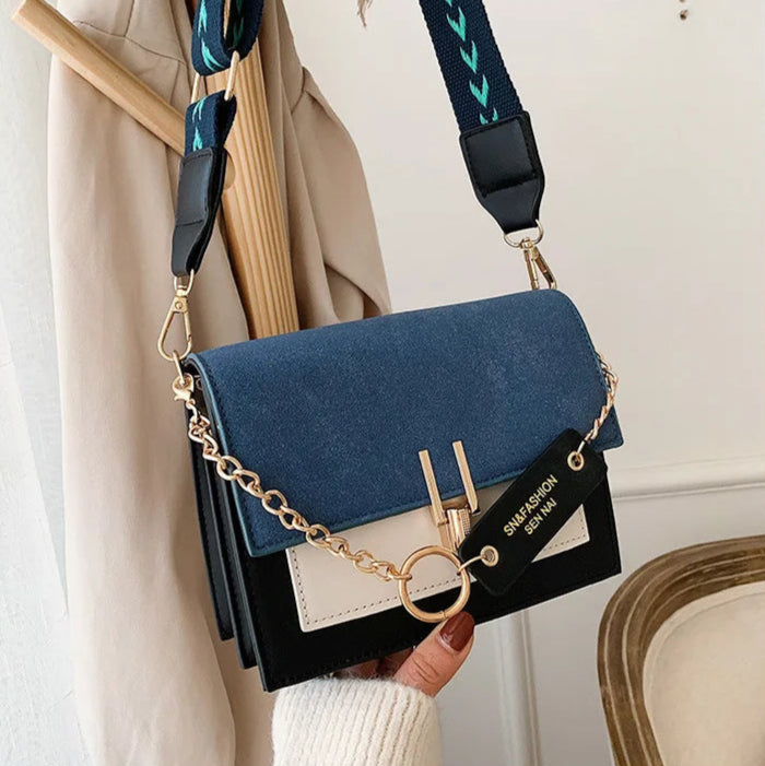 Prostokątna matowa torebka w stylu crossbody