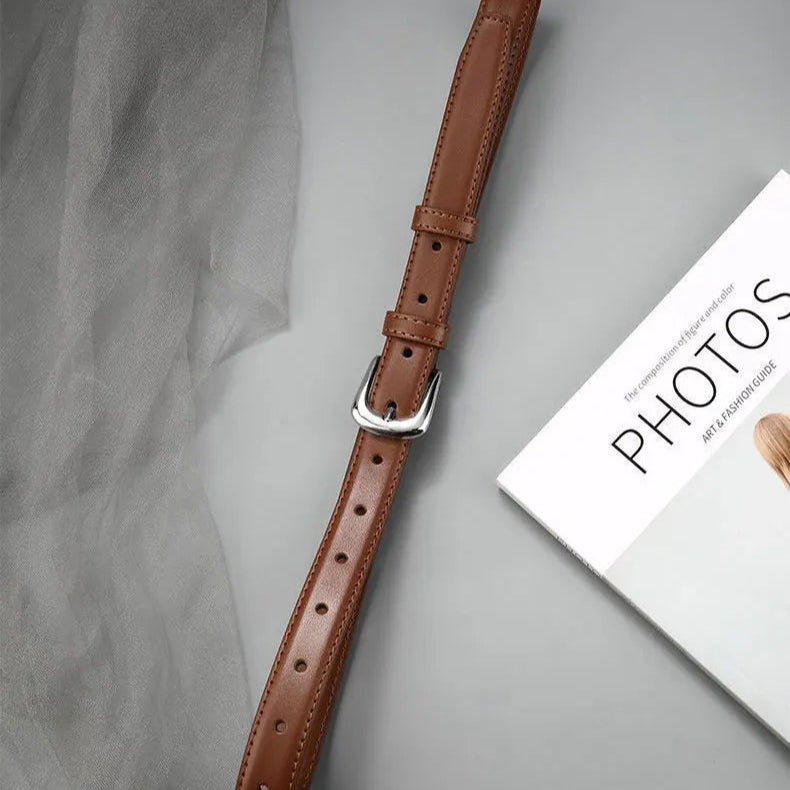 Klasyczny pasek ze srebrną zaokrągloną klamerką