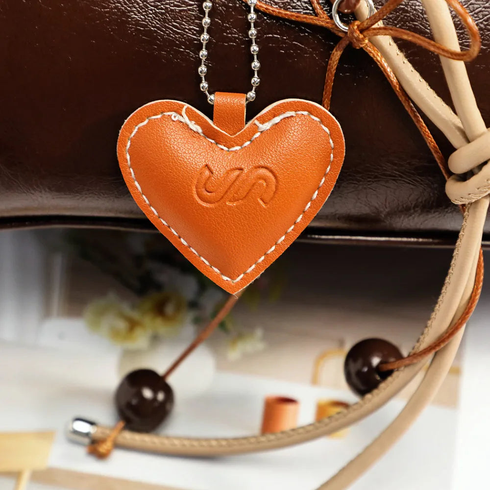 Zawieszka serduszko ze sznurkiem i kokardką