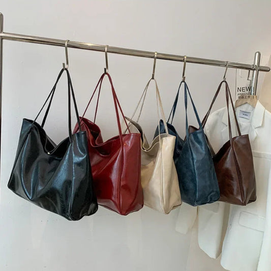 Lakierowana torba shopper