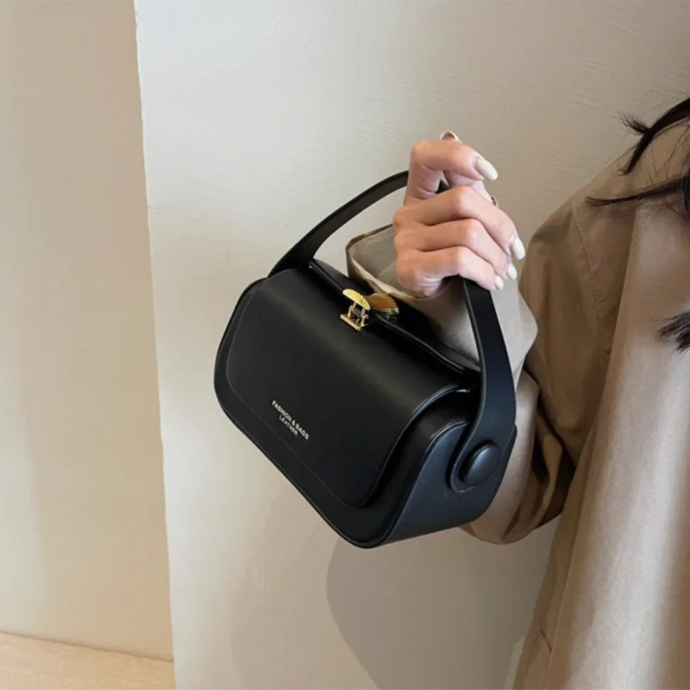 Torebka na ramię kuferek