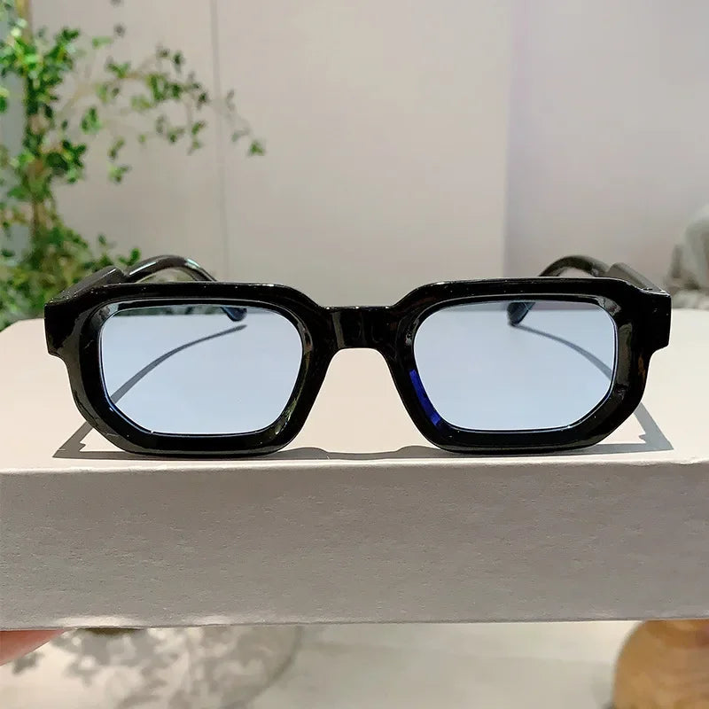 Kolorowe prostokątne okulary