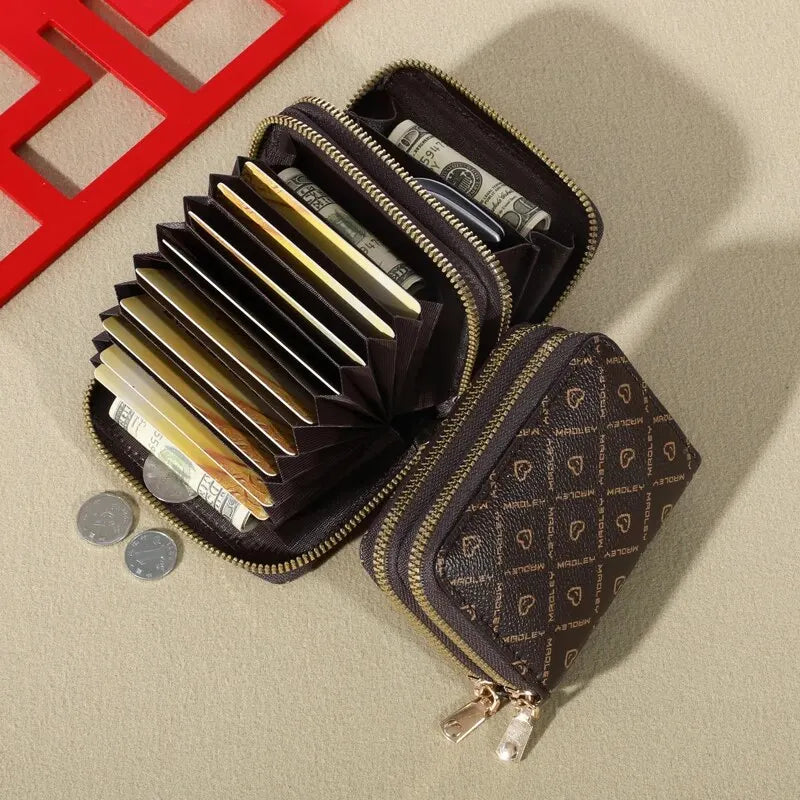 Podwójne etui na karty