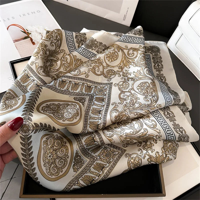 Satynowa chusta w stylu barokowym