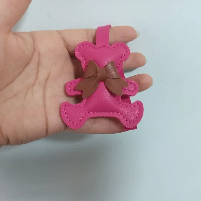 Zawieszka miś skórzany