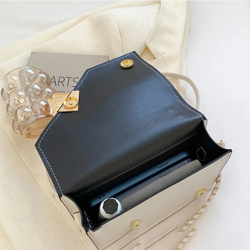 Stylowa torebka z łańcuszkiem