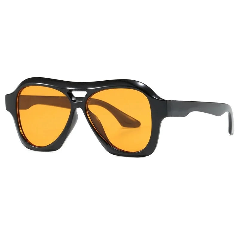Retro okulary przeciwsłoneczne z kolorowymi szkłami