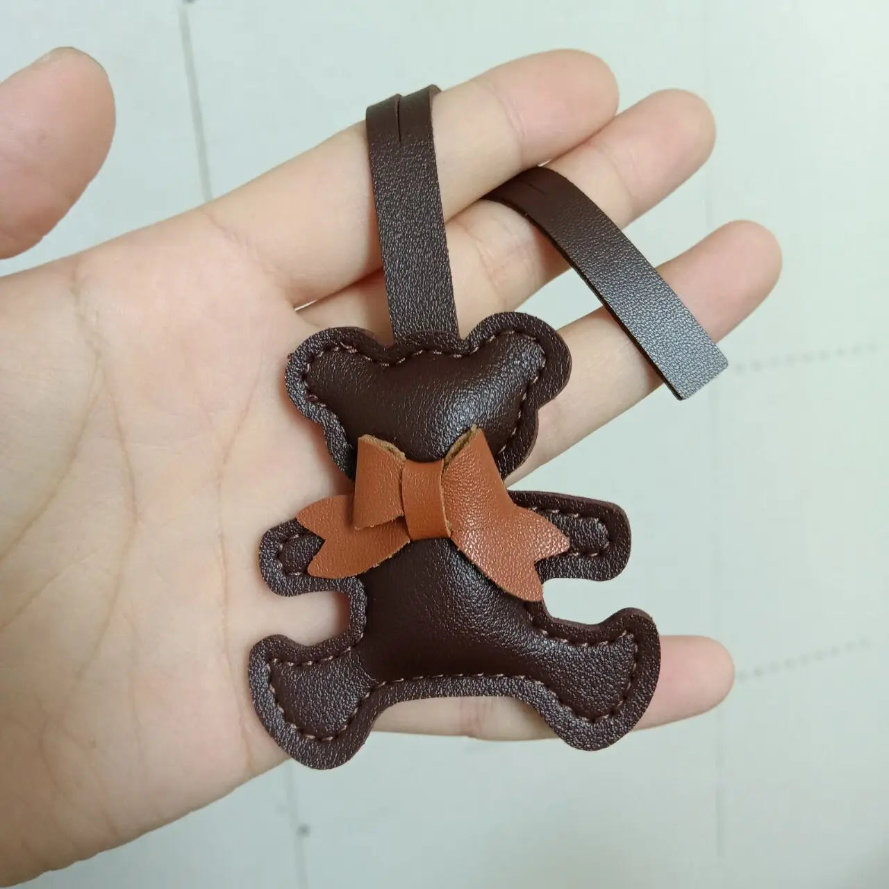 Zawieszka miś skórzany