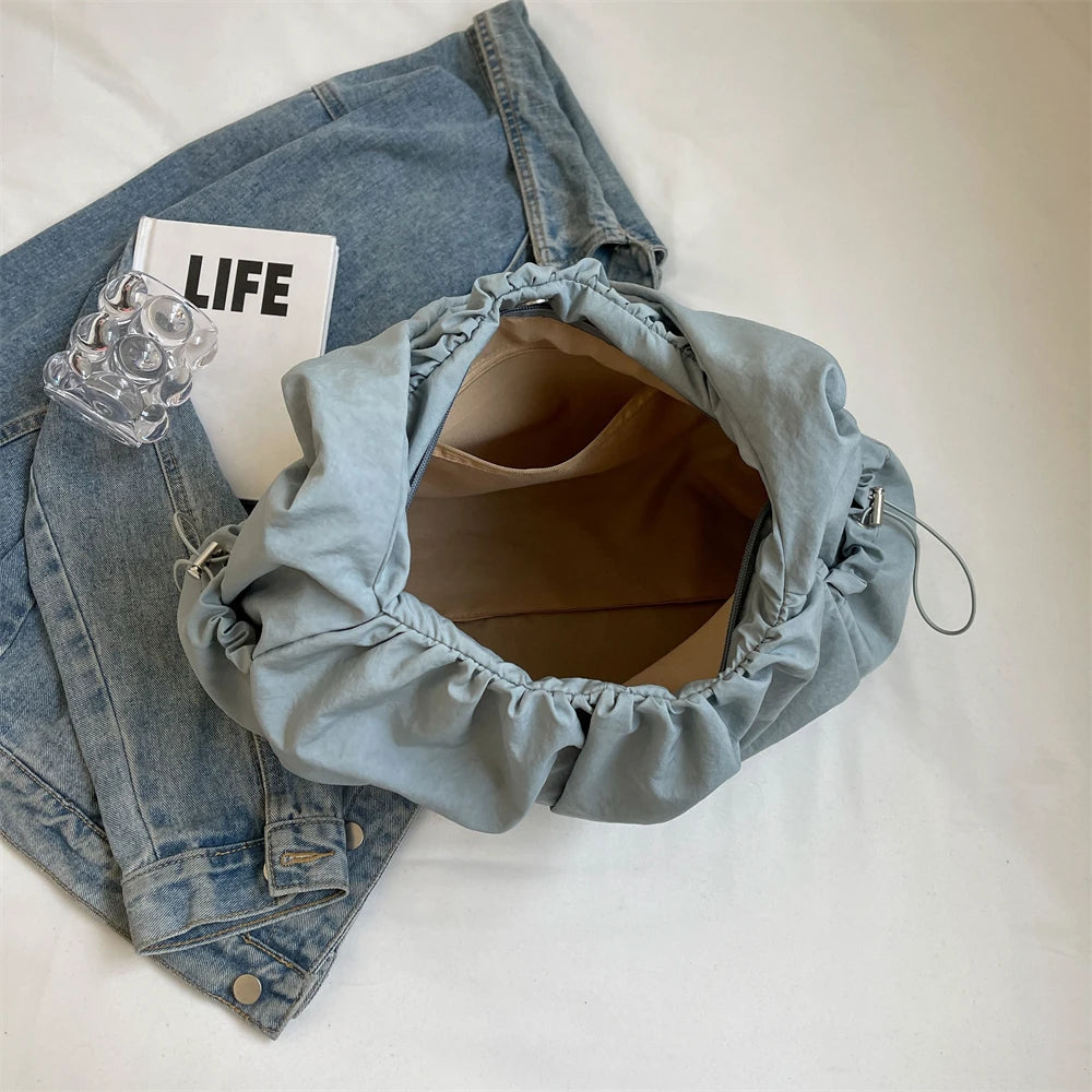 Nylonowa torebka na ramię z marszczeniem