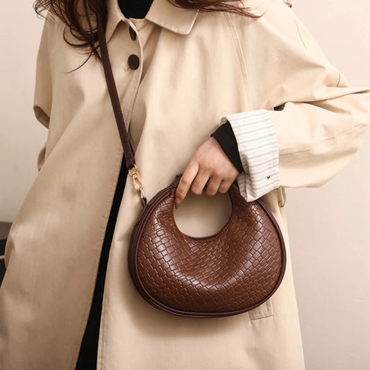 Mała torebka pleciona