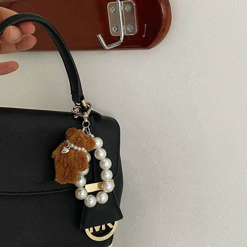 Zawieszka miś z perłowym łańcuszkiem