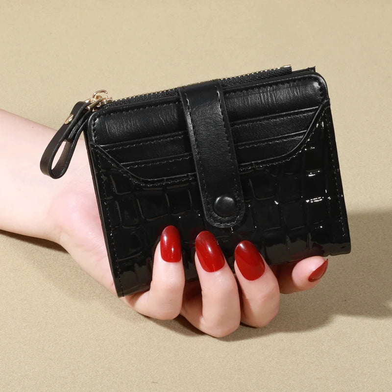 Elegancki portfel lakierowany