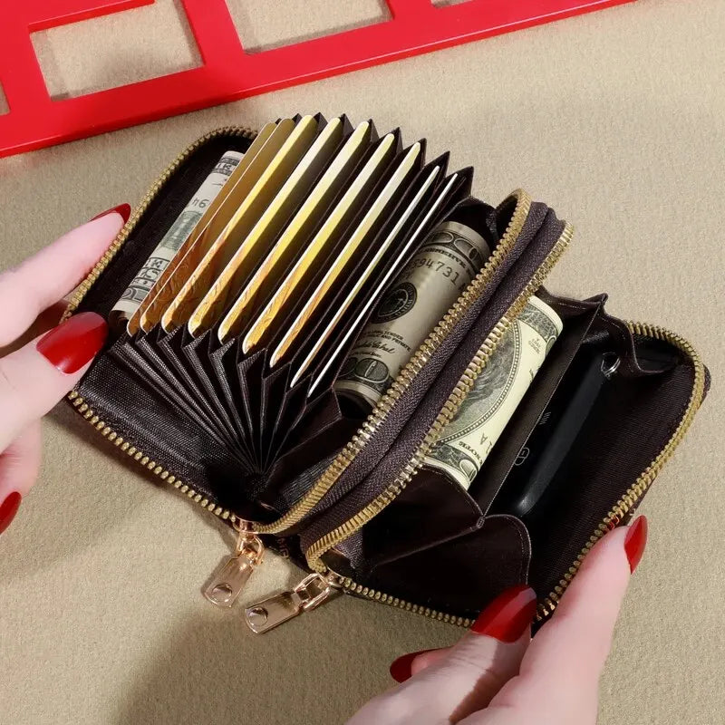 Podwójne etui na karty