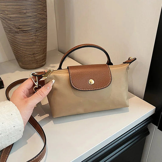 Mała nylonowa torebka crossbody