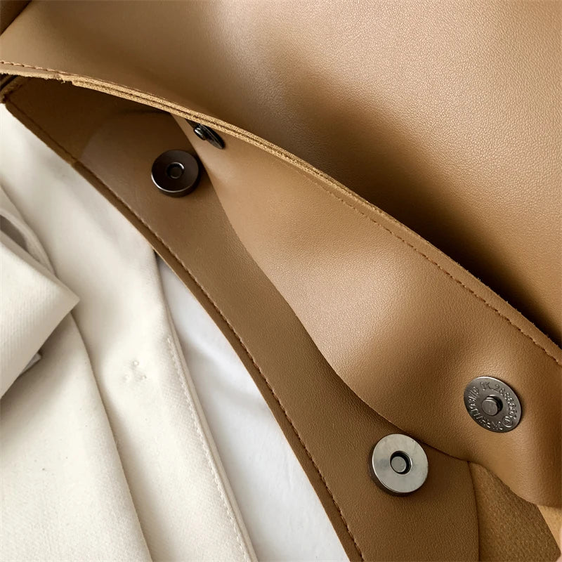 Klasyczna kwadratowa torba na ramię z kosmetyczką