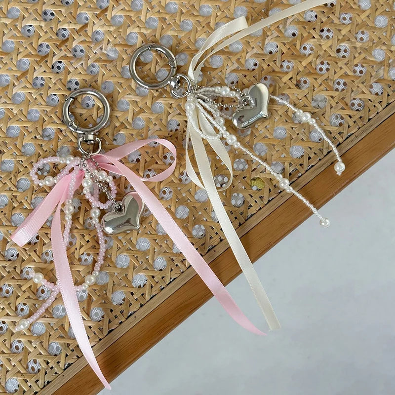 Zawieszka kokardka z serduszkiem