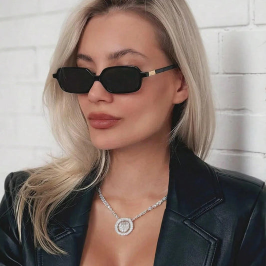 Delikatne prostokątne okulary przeciwsłoneczne