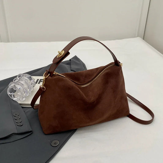 Zamszowa torebka crossbody