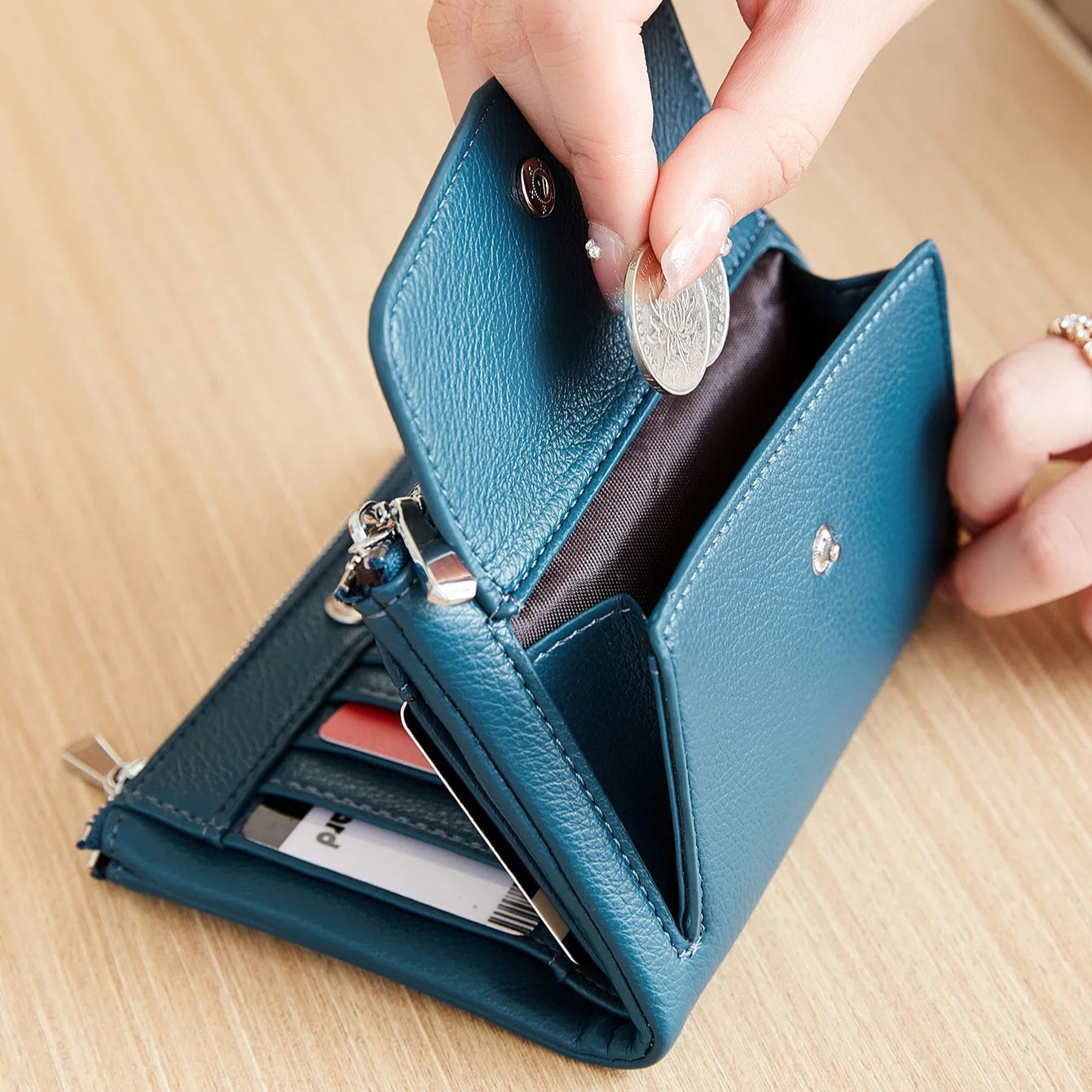 Minimalistyczny rozkładany portfel