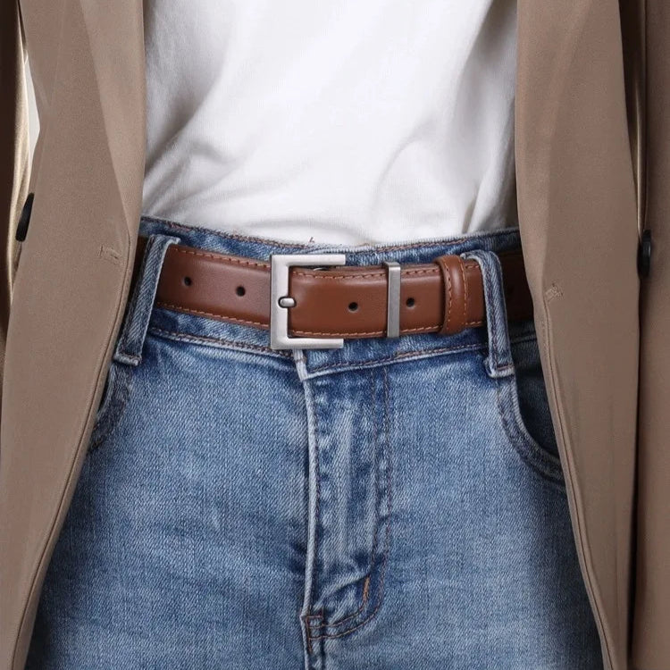 Elegancki skórzany pasek ze srebrną kwadratową klamrą