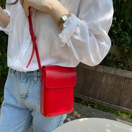 Minimalistyczna gładka listonoszka