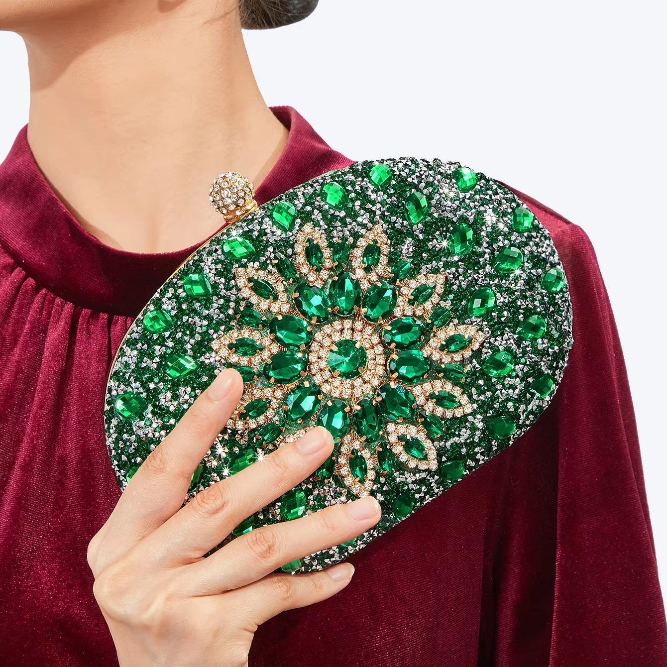 Elegancka błyszcząca torebka wieczorowa