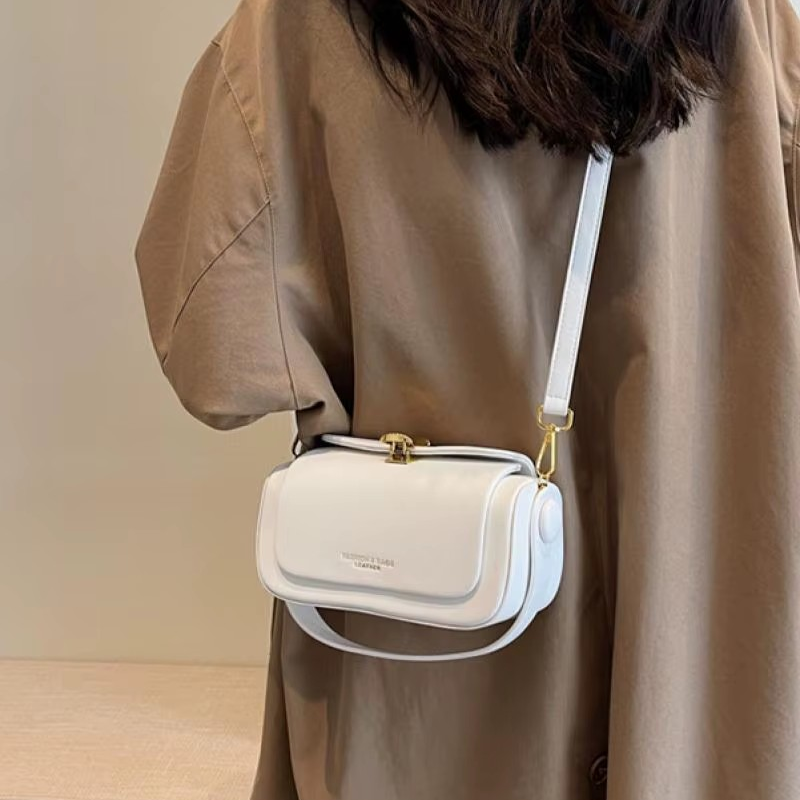 Torebka na ramię kuferek