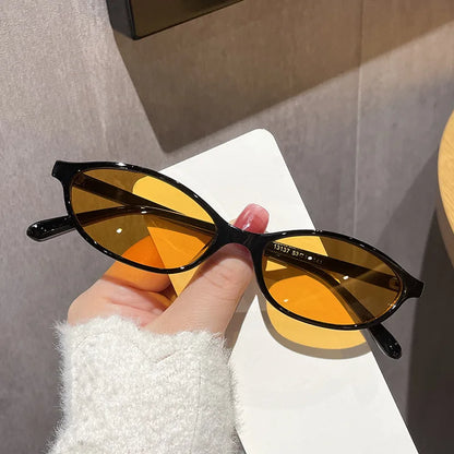 Owalne okulary  przeciwsłoneczne vintage