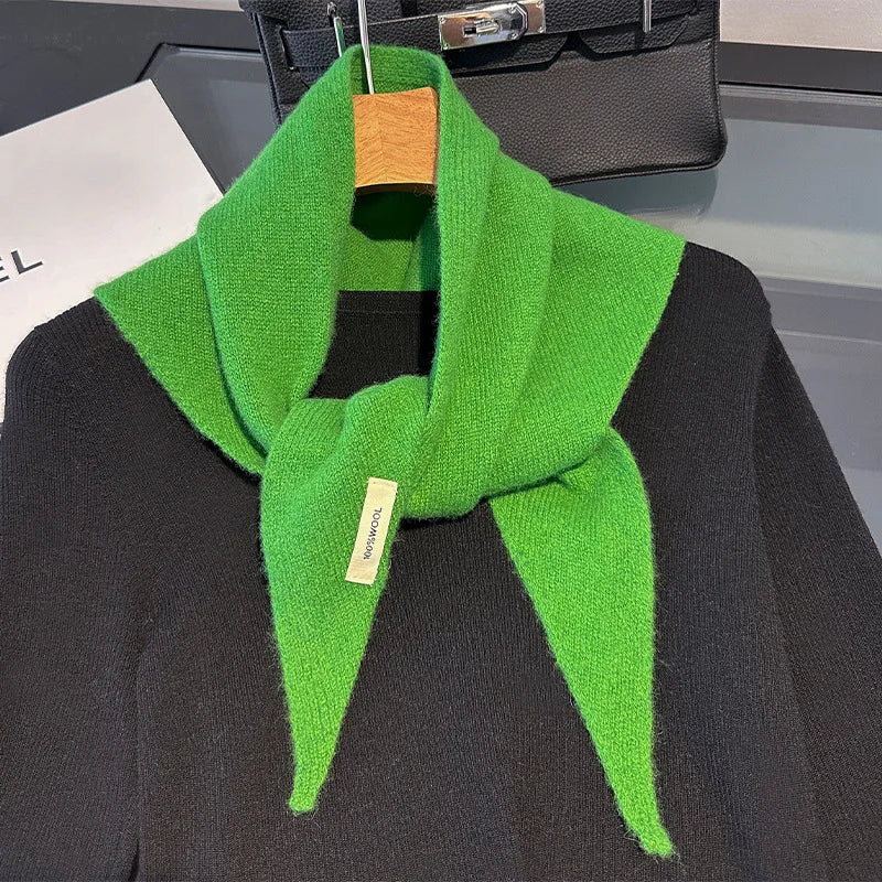 Dziergany szalik w stylu apaszki