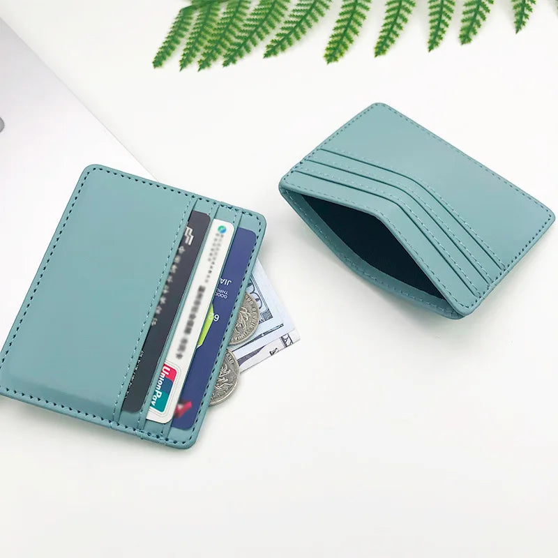 Minimalistyczne etui na karty