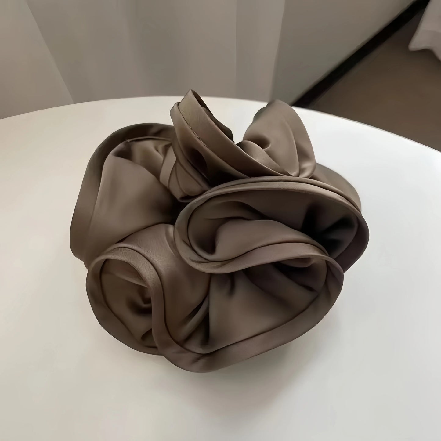 Satynowa scrunchie