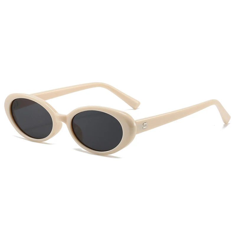 Owalne okulary retro z kolorową soczewką
