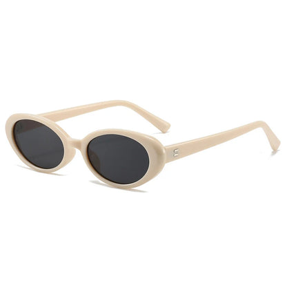 Owalne okulary retro z kolorową soczewką