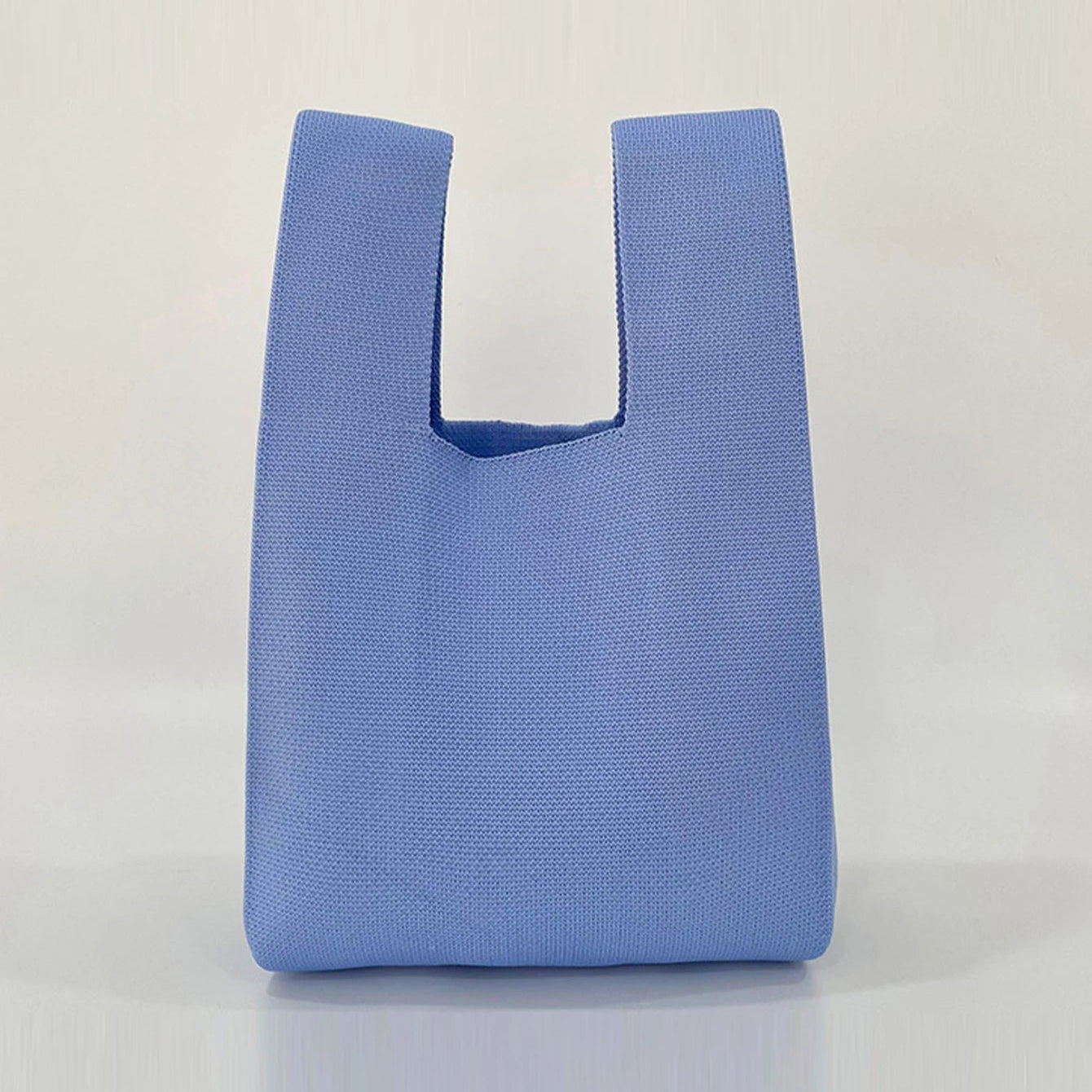 Mała torebka z dzianiny