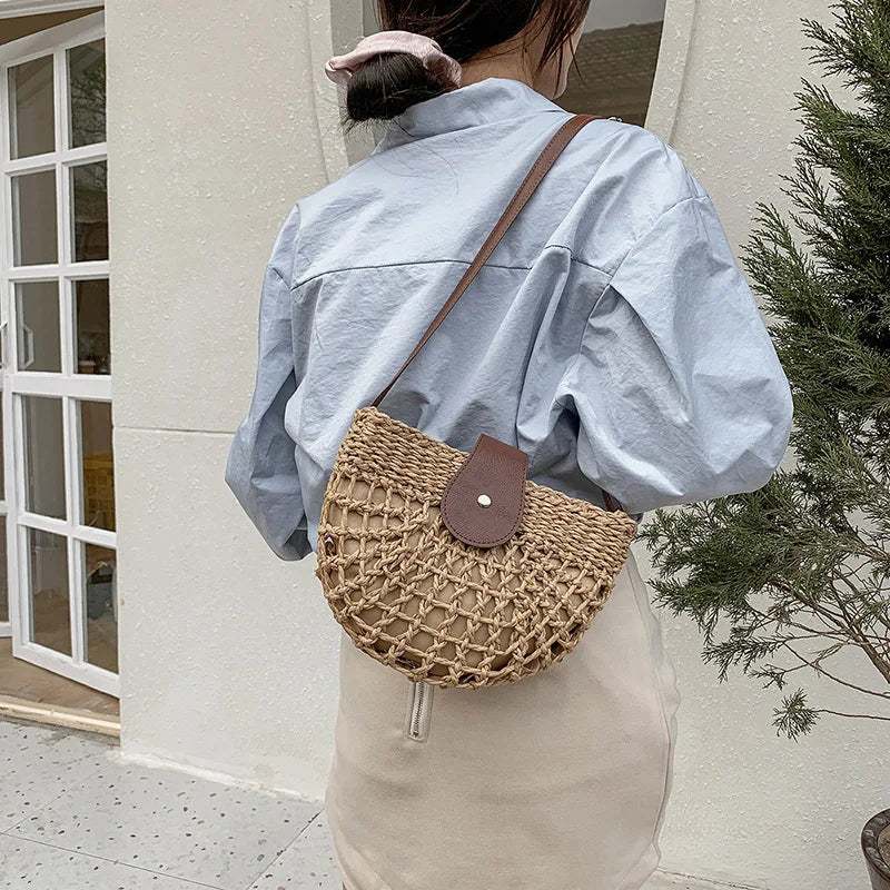 Słomiana torba plażowa shopper z plecionymi uchwytami
